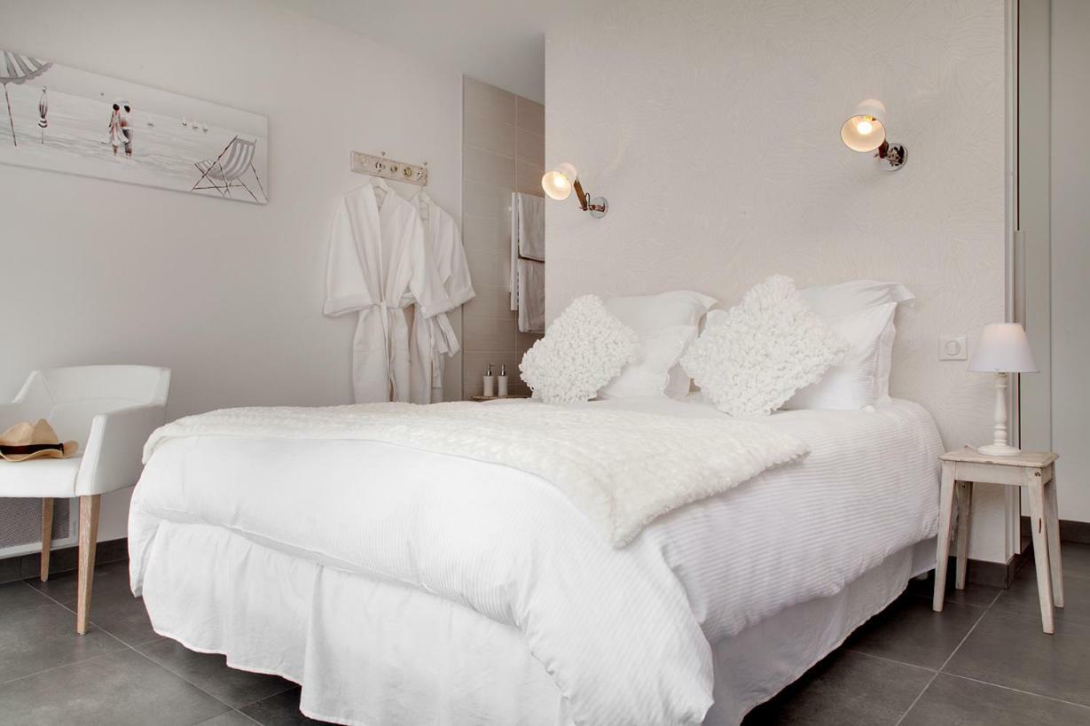 Aux Chambres D'A Cote Courcelles-Sapicourt ภายนอก รูปภาพ